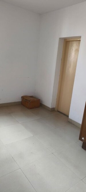 Room in 3 BHK Apartment at Puri Pratham, Sector 84 – for Sale