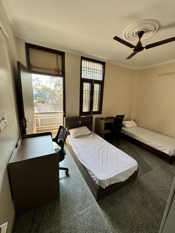 Pg For Rent in Lajpat Nagar II