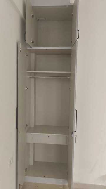 Furnished Amenities in 1.5 BHK Apartment at Signature Global Orchard Avenue, Sector 93 – for Rent