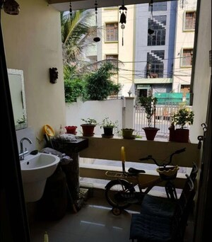 Team Area in 3 BHK Apartment at Vivekanandapuri – for Sale