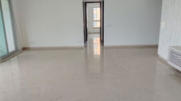 Room in 4 BHK Apartment at DB Woods, Goregaon East – for Rent