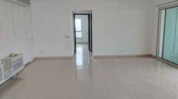 Room in 4 BHK Apartment at DB Woods, Goregaon East – for Rent