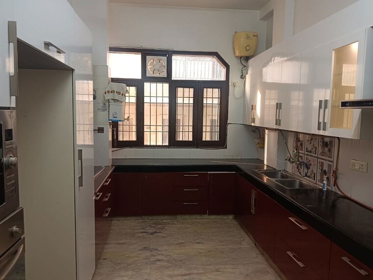 Kitchen, hauz khas 3 Bedroom 300 Sq.Yd. Apartment In Hauz Khas Delhi 10074889
