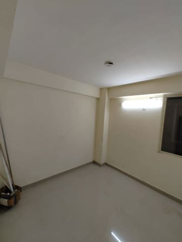 Room in 3 BHK Apartment at Conscient Habitat 78, Sector 78 – for Sale