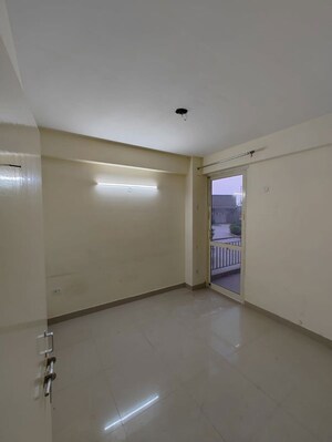 Room in 3 BHK Apartment at Conscient Habitat 78, Sector 78 – for Sale