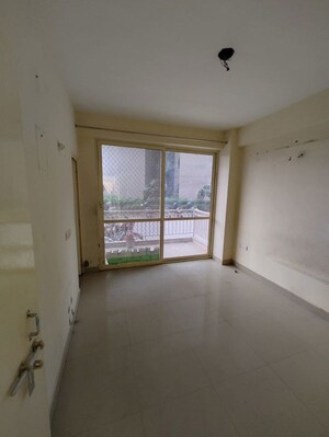 Room in 3 BHK Apartment at Conscient Habitat 78, Sector 78 – for Sale