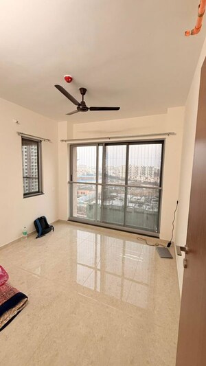 Room in 2 BHK Apartment at Kharadi – for Rent