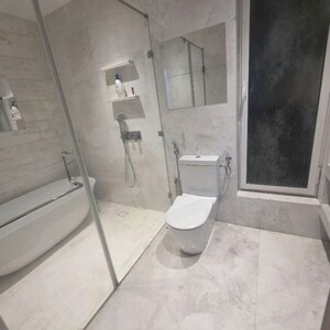 Bathroom in 4 BHK Apartment at Indiabulls Blu, Upper Worli – for Rent
