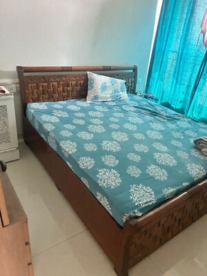 Bedroom in 2 BHK Apartment at Rustomjee Urbania Azziano, Thane West – for Rent