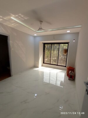 Room in 1 BHK Apartment at Lokhandwala Whispering Palms, Kandivali East – for Rent