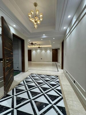 Building Lobby in 3 BHK Apartment at Sector 23 – for Rent