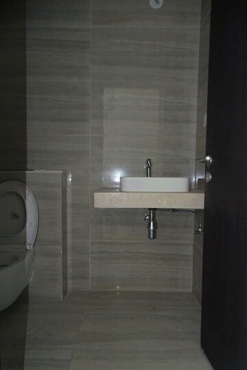 Bathroom in 4 BHK Apartment at Oberoi Realty Esquire, Goregaon East – for Rent