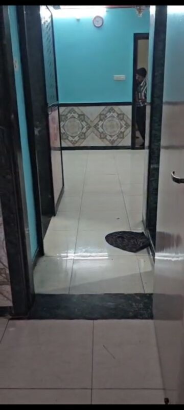 Master Bedroom in 1 BHK Apartment at Kurla West – for Rent