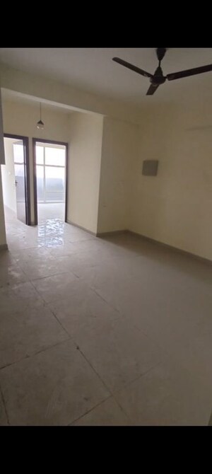 Room in 2 BHK Apartment at Pyramid Heights, Sector 85 – for Rent