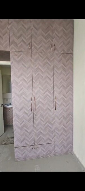 Bathroom in 2 BHK Apartment at Pyramid Heights, Sector 85 – for Rent
