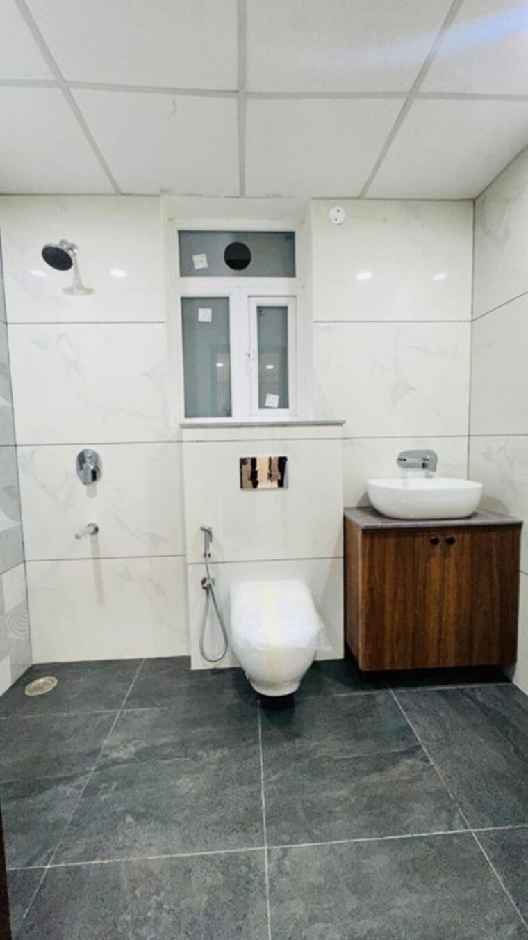 Bathroom, ambala highway 3 Bedroom 1750 Sq.Ft. Apartment In Ambala Highway Zirakpur 10075001