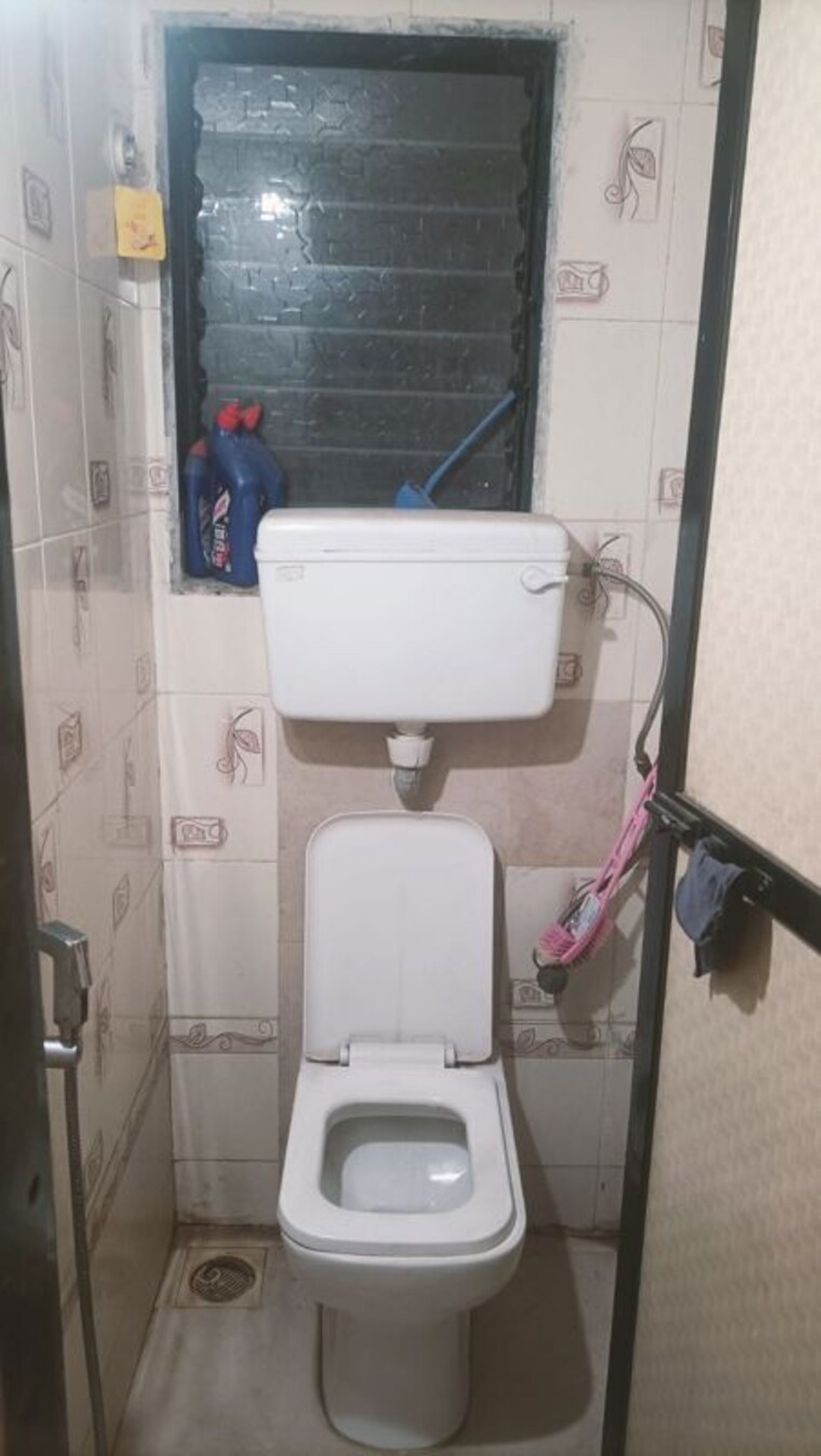 Bathroom, swarna-chs 2 Bedroom 600 Sq.Ft. Apartment In Kharghar Sector 7 Navi Mumbai 10075020