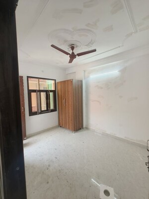 Room in 1 BHK Builder Floor at Chattarpur – for Rent