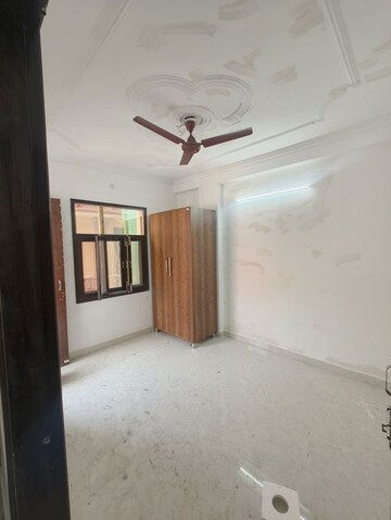 Room in 1 BHK Builder Floor at Chattarpur – for Rent