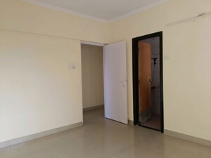 Room in 3 BHK Apartment at Lokhandwala Whispering Palms, Kandivali East – for Rent