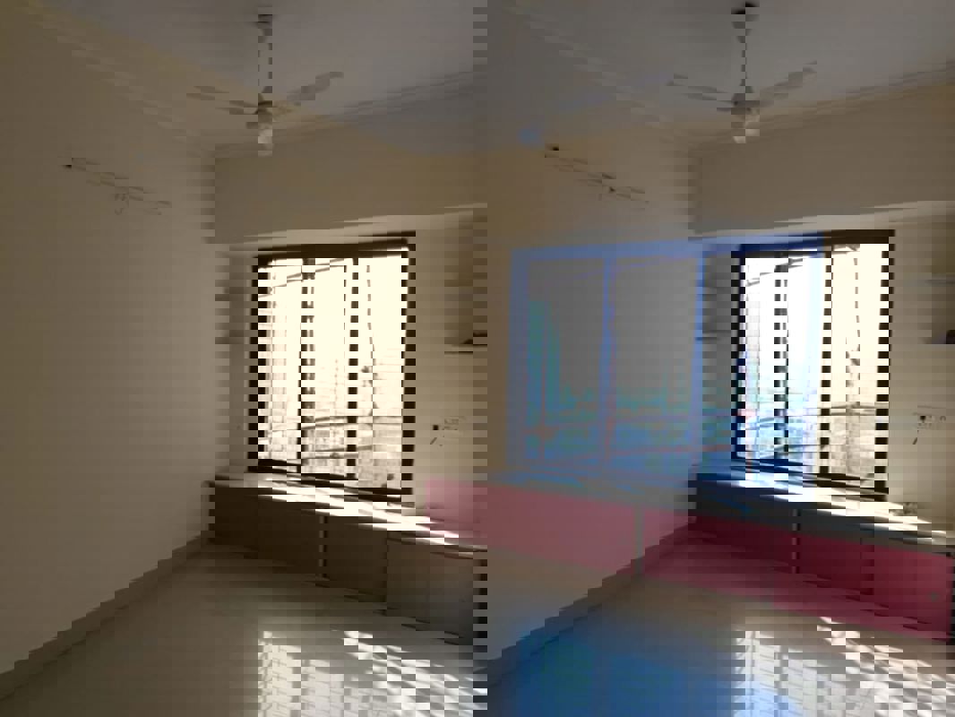 3 BHK +  865 Sq.Ft. Apartment in Lokhandwala Whispering Palms