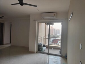 Room in 2 BHK Apartment at Signature Global Proxima, Sector 89 – for Rent