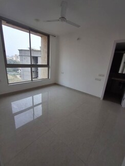 2 BHK + Extra Room Apartment For Rent in Hiranandani Athena