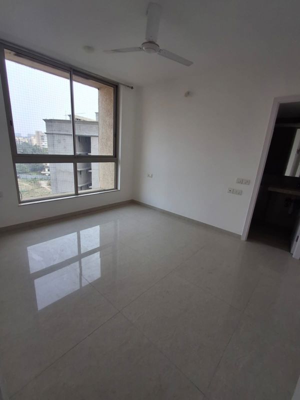 2 BHK + Extra Room Apartment For Rent in Hiranandani Athena