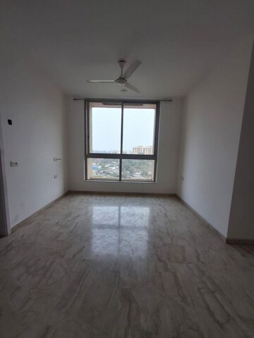 Room in 2 BHK Apartment at Hiranandani Athena, Ghodbunder Road – for Rent