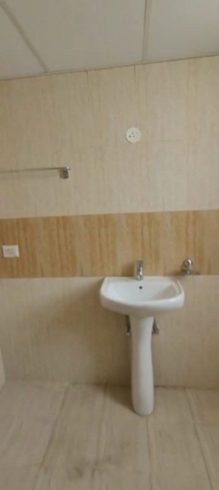Bathroom, imperia-esfera 2.5 Bedroom 1578 Sq.Ft. Apartment In Sector 37c Gurgaon 10075407