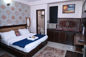 Room in  Pg at Sector 70 – for Rent