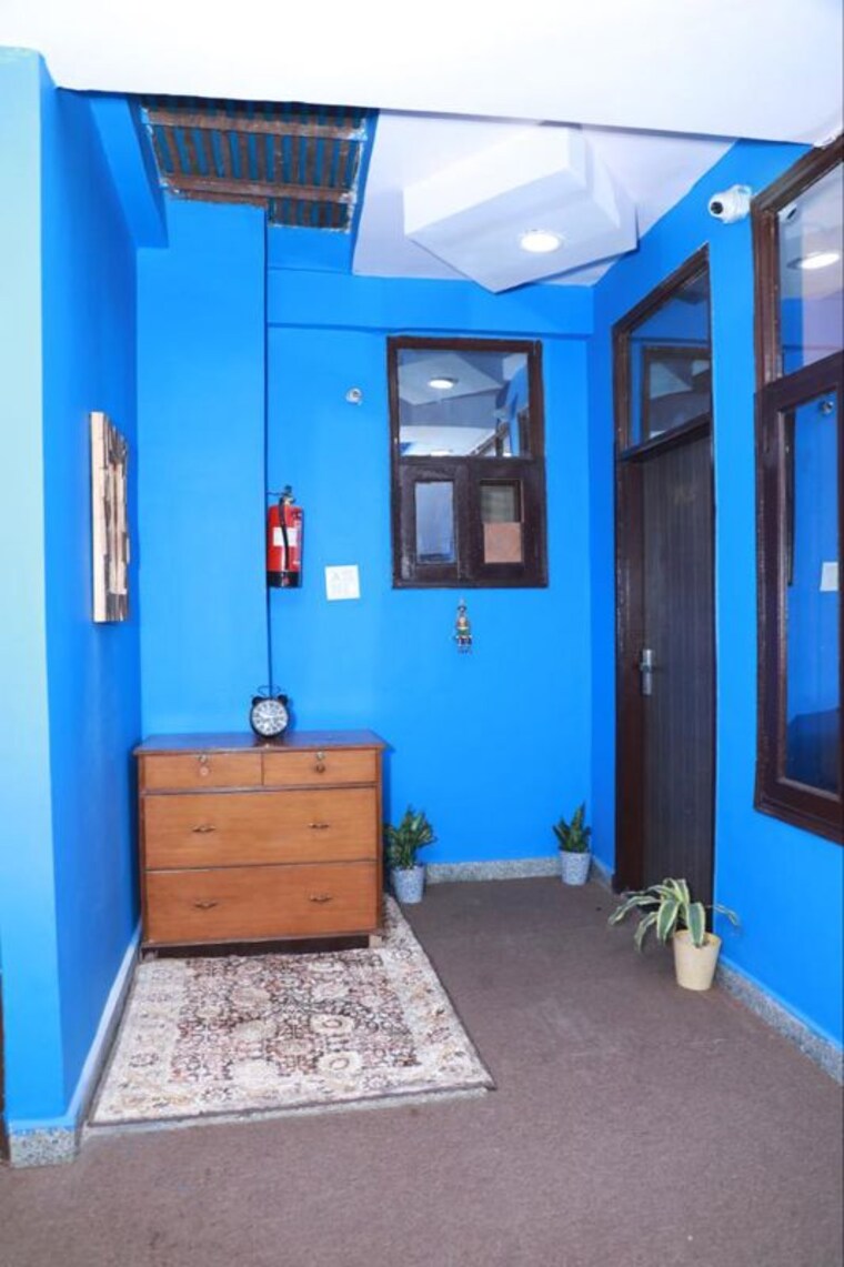 Room, sector 70 Pg For Boys & Girls In Sector 70 10075445