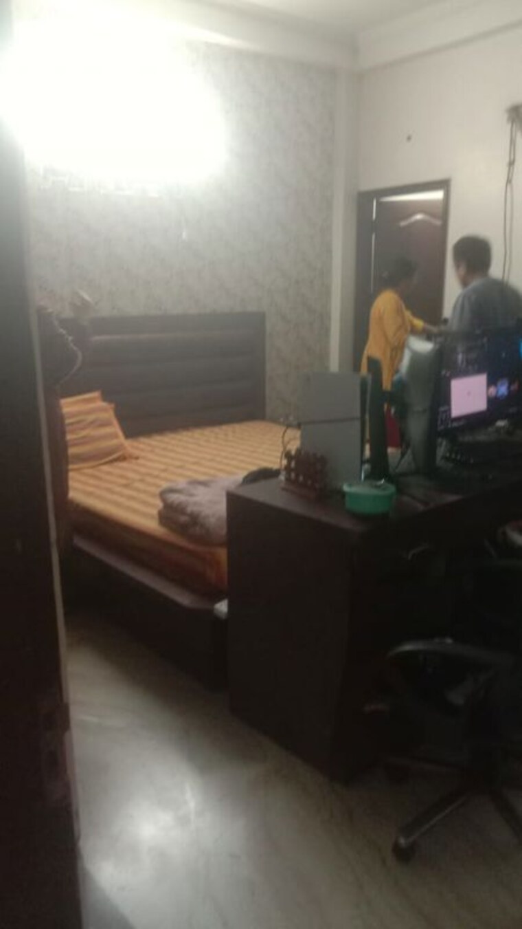 Living Room, kavi nagar 3.5 Bedroom 200 Sq.Yd. Builder Floor In Kavi Nagar Ghaziabad 10075521