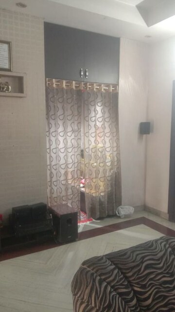 Living Room in 3.5 BHK Builder Floor at Kavi Nagar – for Sale