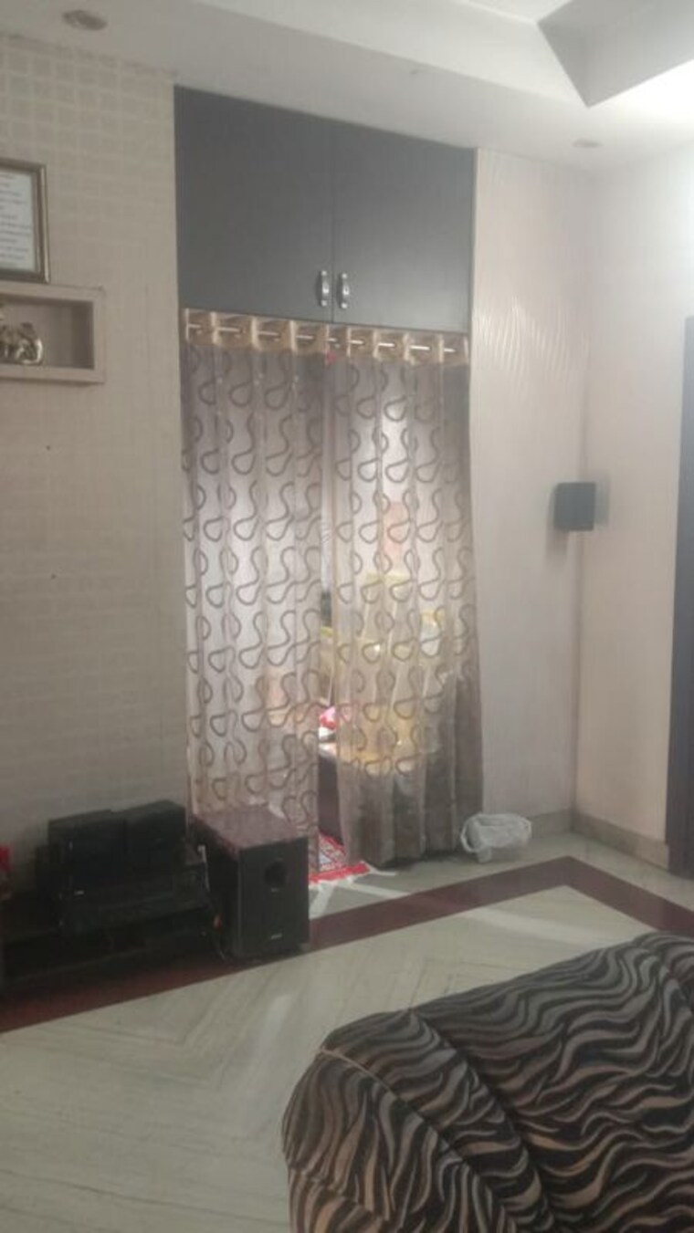 Living Room, kavi nagar 3.5 Bedroom 200 Sq.Yd. Builder Floor In Kavi Nagar Ghaziabad 10075521