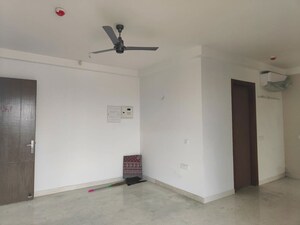 Room in 2.5 BHK Apartment at Smart World Gems, Sector 89 – for Rent