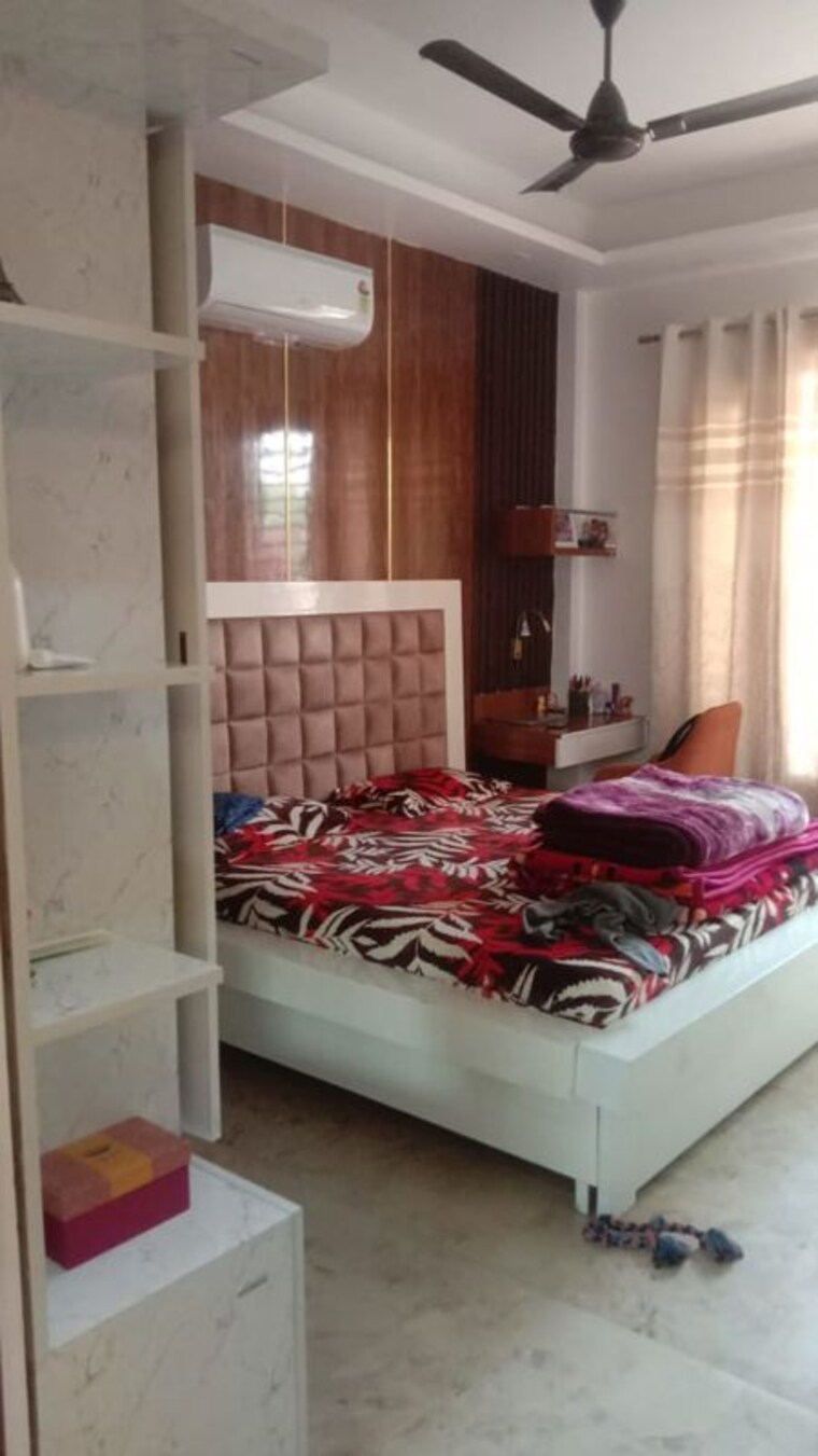 Bedroom, avantika colony 3.5 Bedroom 240 Sq.Yd. Builder Floor In Avantika Colony Ghaziabad 10075785