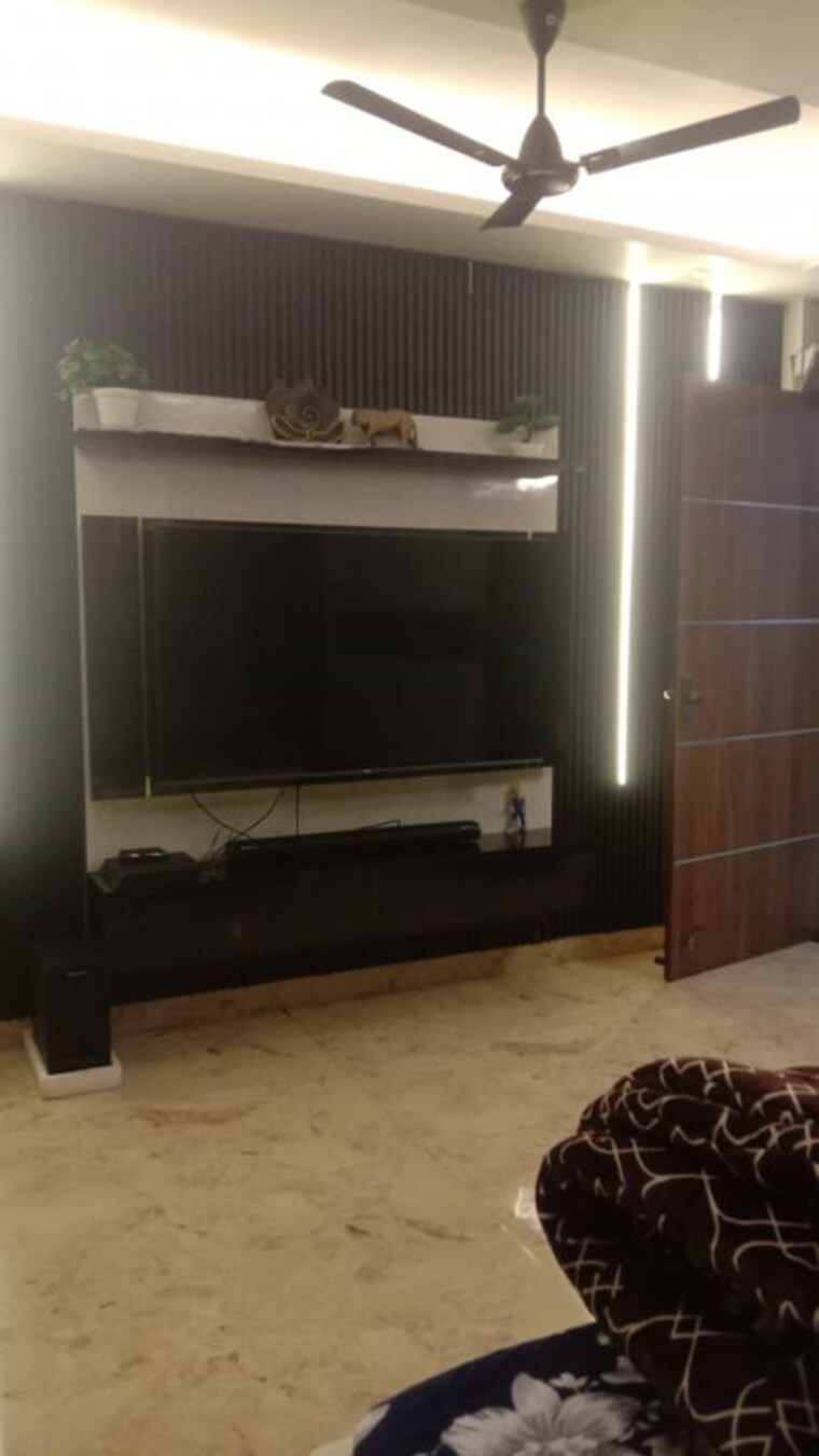 Room, avantika colony 3.5 Bedroom 240 Sq.Yd. Builder Floor In Avantika Colony Ghaziabad 10075785