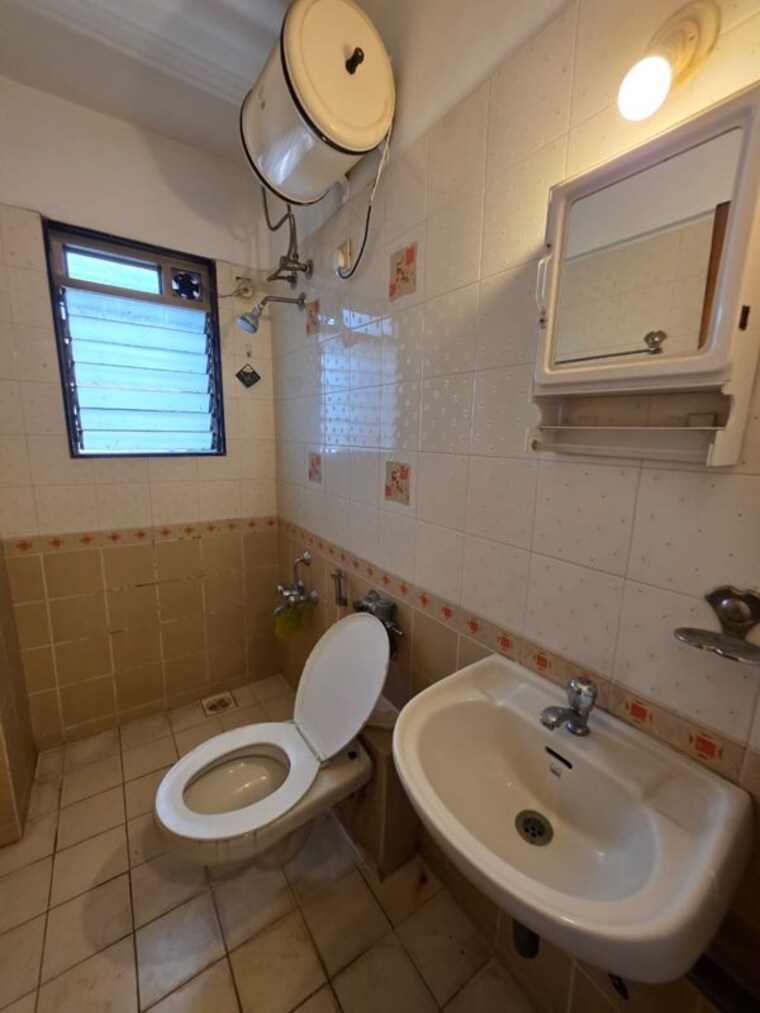 Bathroom, lourdes-heritage-apartment 2 Bedroom 750 Sq.Ft. Apartment In Malad West Mumbai 10075789