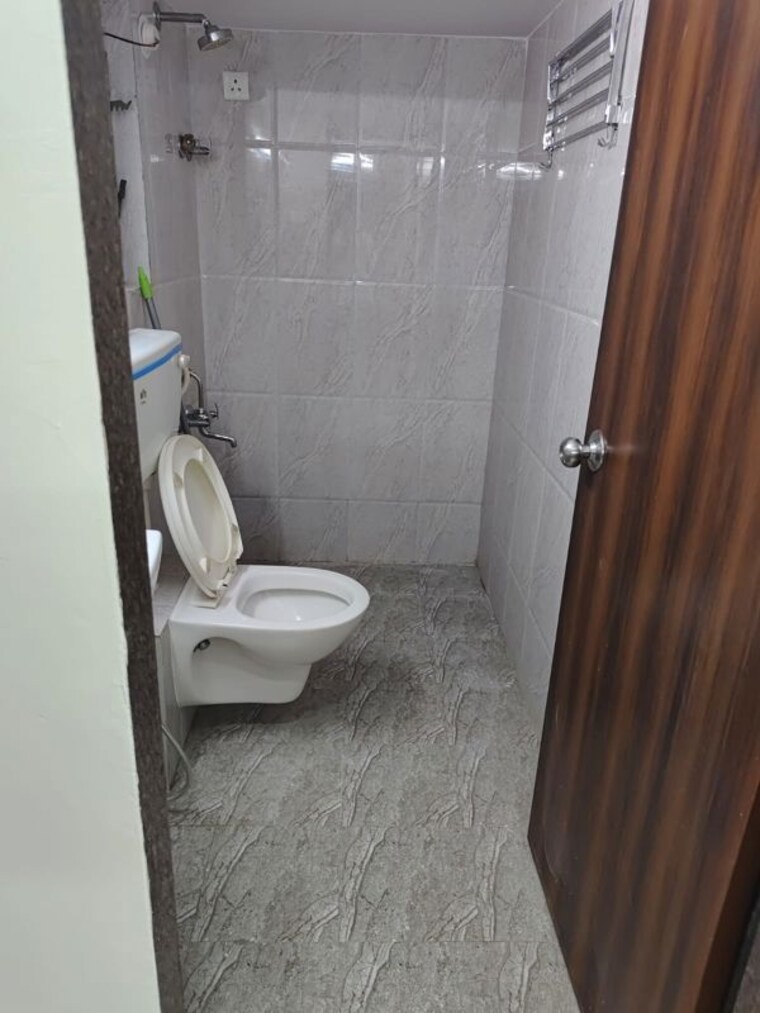 Bathroom, organic-dhanorina 3 Bedroom 1082 Sq.Ft. Builder Floor In Dhanori Pune 10075591