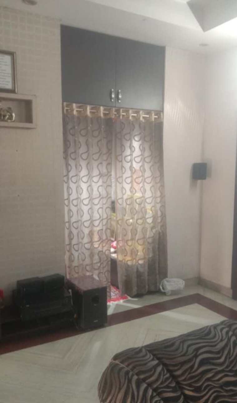 Bedroom, kavi nagar 3 Bedroom 200 Sq.Yd. Builder Floor In Kavi Nagar Ghaziabad 10076028