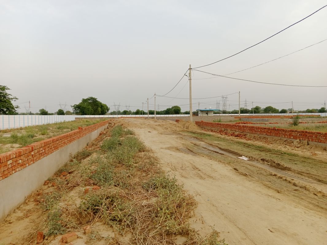 Plot For Sale in Saimari