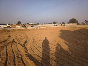 Plot Area in 2.5 BHK Builder Floor at Nathupura – for Sale