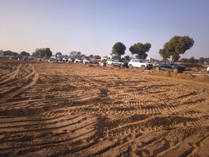 Plot Area in 2.5 BHK Builder Floor at Nathupura – for Sale