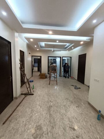 Parking in 3 BHK Builder Floor at Ansal Sushant Lok I, Sector 43 – for Sale