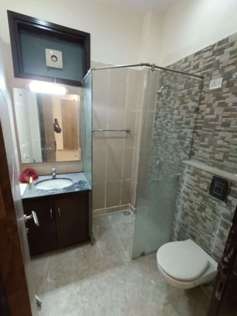 Bathroom, ansal-sushant-lok-i 3 Bedroom 215 Sq.Yd. Builder Floor In Sector 43 Gurgaon 10076203