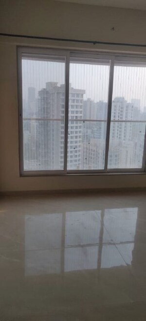 Room in 2 BHK Apartment at Ankur CHS Goregaon , Goregaon West – for Rent