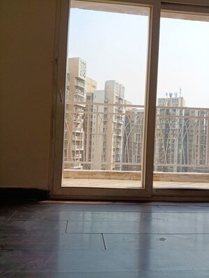 Room in 3 BHK Apartment at Mahagun Mywoods II, Sector 16c Greater Noida – for Rent