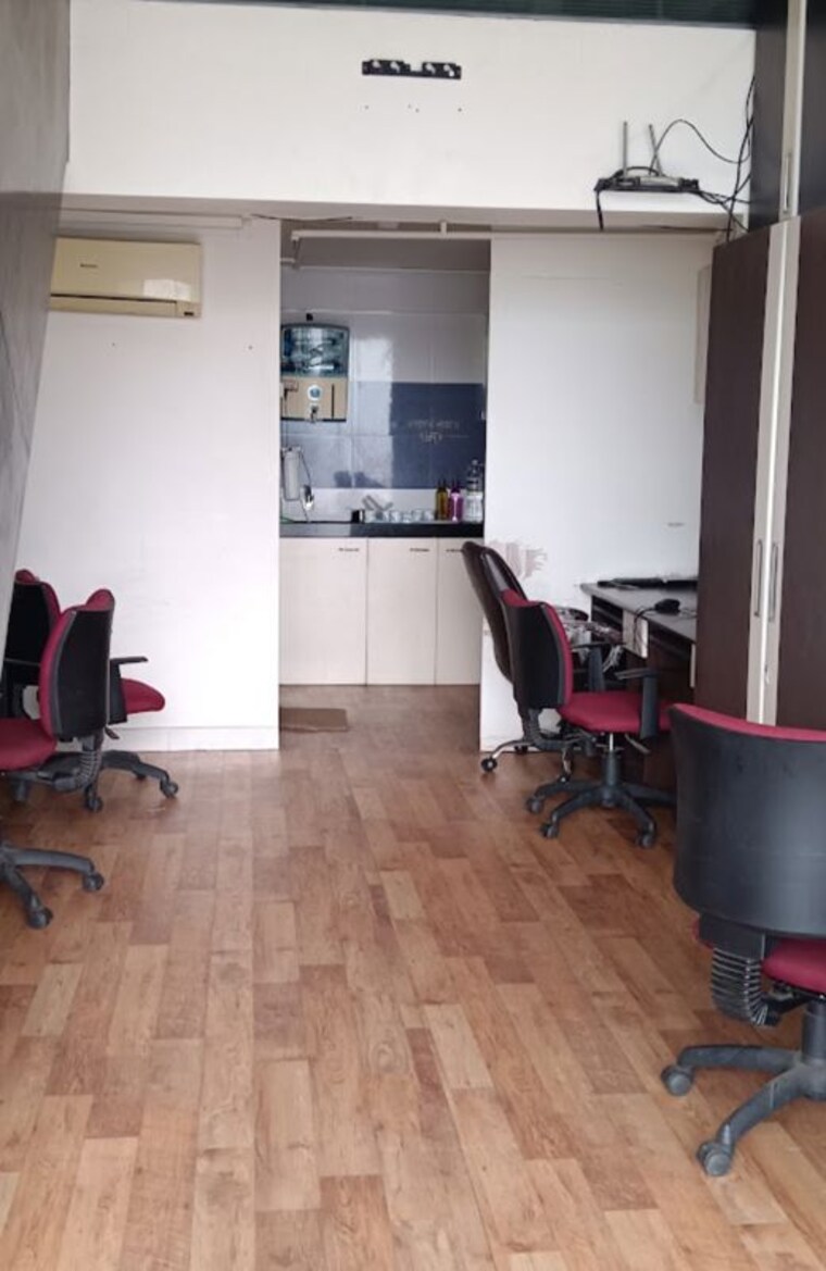 Team Area, dombivli east Commercial Office Space 610 Sq.Ft. In Dombivli East Thane 10076311