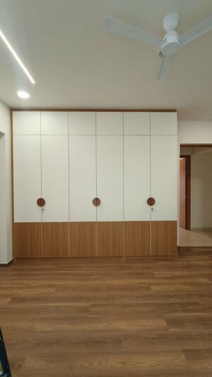 Room in 4 BHK Apartment at SNN Clermont, Hebbal – for Rent